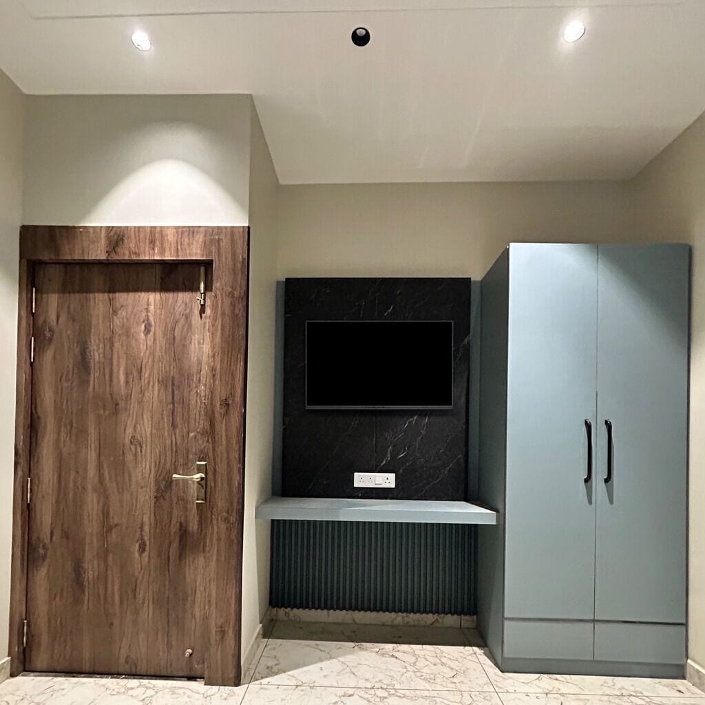 Deluxe Double Room, Balcony, City View | Laptop workspace, free WiFi