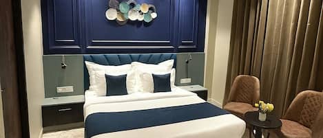 Kamar Double Deluks, balkon, pemandangan kota | Ruang kerja ramah laptop dan Wi-Fi gratis