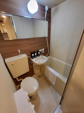 Apartment | Bathroom | Combined shower/tub, hair dryer, towels, shampoo - GuestHouseAQUA205 (Hiroshima)
