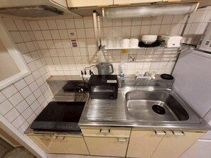 Apartment | Eigene Küche | Großer Kühlschrank, Mikrowelle, Ofen, Herdplatte