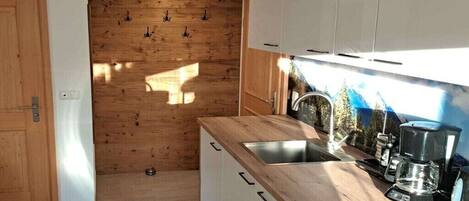 Kühlschrank, Ofen, Herdplatte, Geschirrspüler