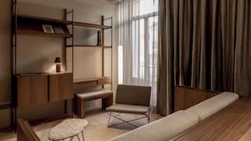 Junior Suite | Premium bedding, minibar, in-room safe, desk