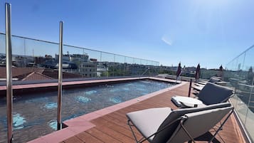 Utendørsbasseng
