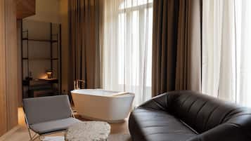 Grand Suite | Premium bedding, minibar, in-room safe, desk