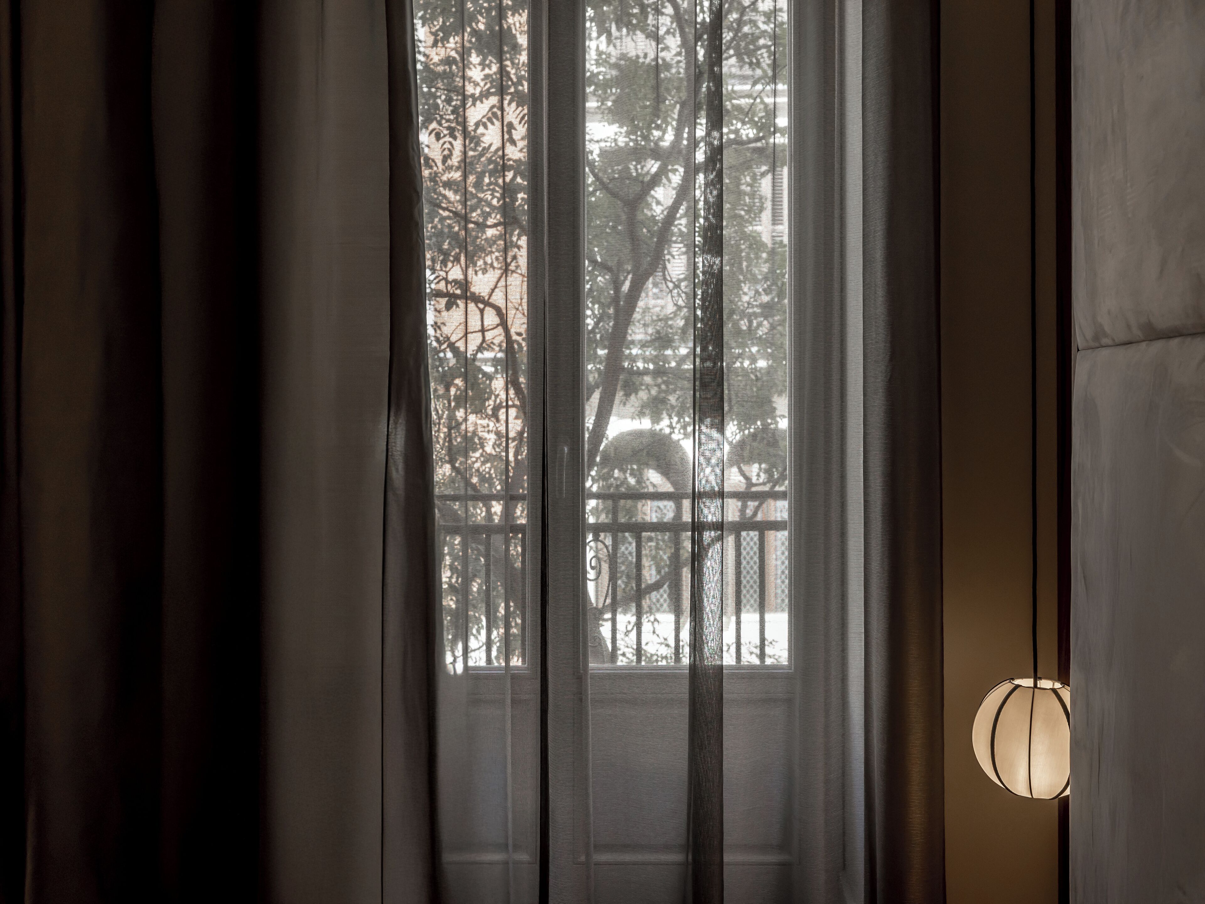 Sengetøy av topp kvalitet, minibar, safe på rommet og skrivebord