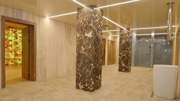 Whirlpool, Dampfbad, Warmsteinmassagen, Tiefengewebe-Massagen