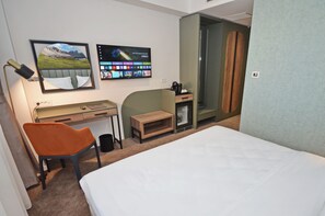 Deluxe Double Room, City View | In-room safe, desk, laptop workspace, blackout drapes - Hotel Aleksandar conference & spa (Žabljak)