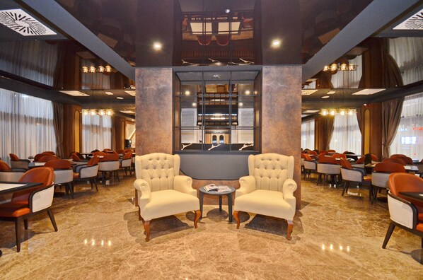 Breakfast, lunch and dinner served - Hotel Aleksandar conference & spa (Žabljak)