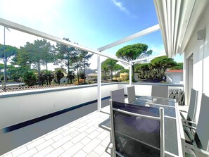 Outdoor dining - VILLA NORTH 330A/2 - B2 4+0- B03307 (Bibione Pineda)
