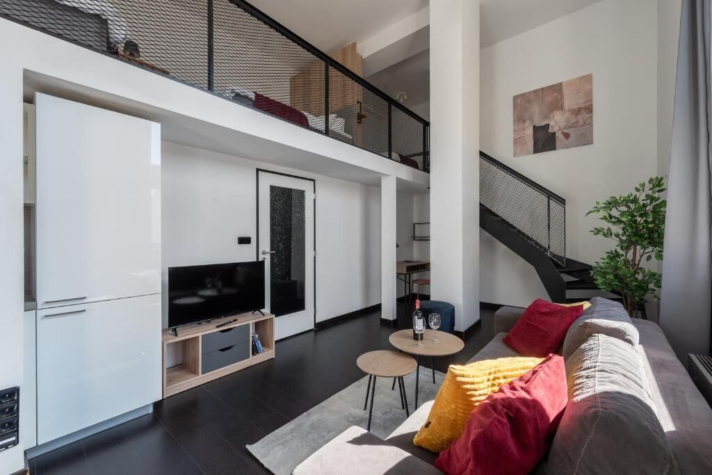 Apartamento clássico, vista para a cidade | Área de estar