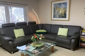 Smart TV, books, stereo - Holiday home in Monschau with swimming pool (Monschau)