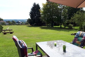 Outdoor dining - Holiday home in Monschau with swimming pool (Monschau)
