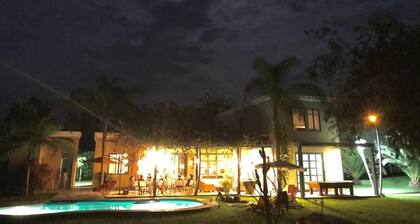 Lovely 5-bedroom country house in charming Oasis San Andres. Km 74.5 South