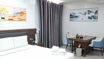 Habitación individual clásica | Escritorio, espacio para trabajar con laptop y wifi gratis