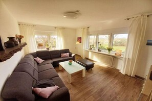 Smart TV - Holiday home with 3 bedrooms (Westerholt)