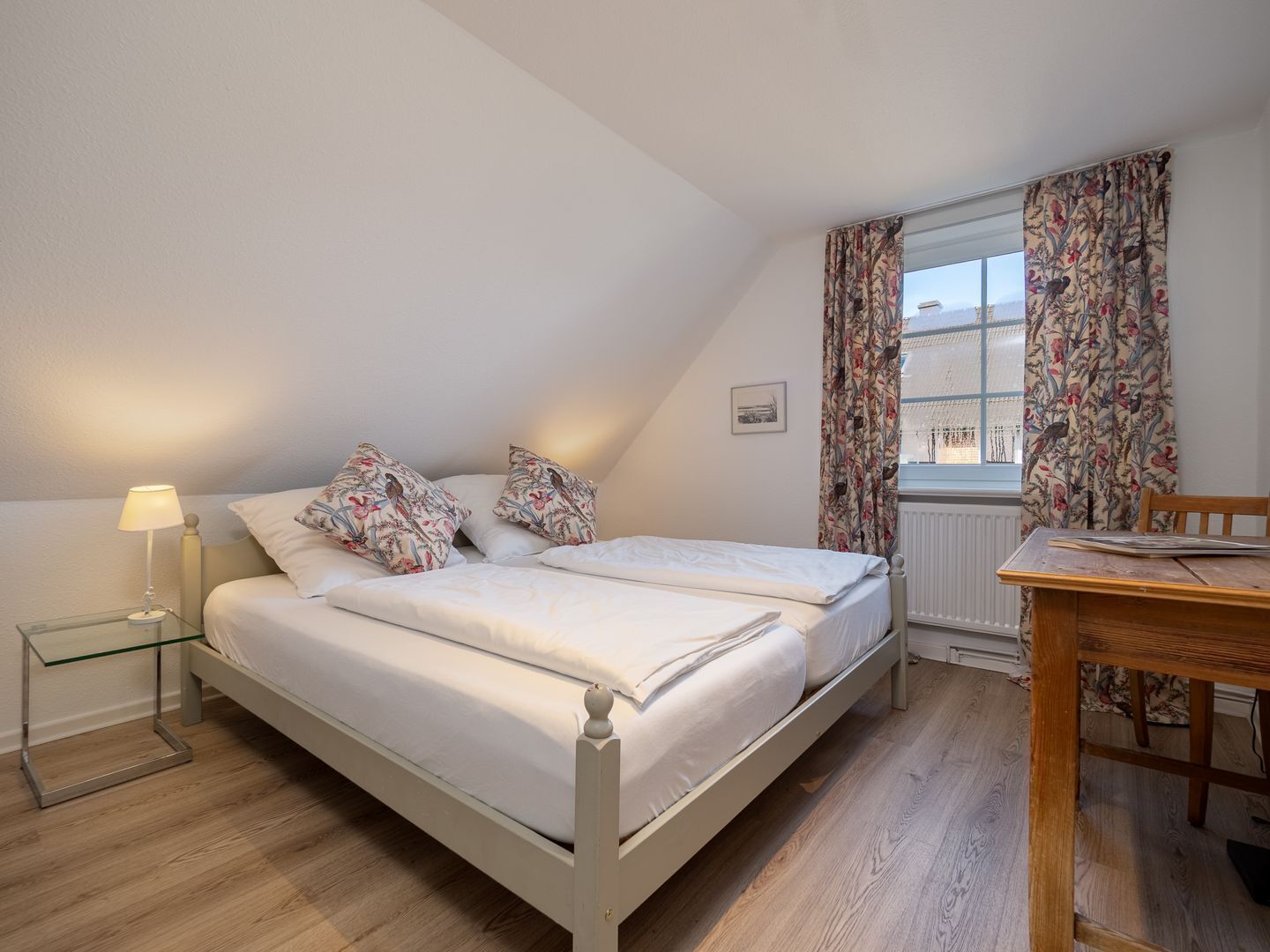 4 Schlafzimmer, Schreibtisch, WLAN