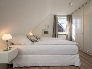 4 bedrooms, desk, WiFi - Amselhaus - Beautiful detached house with 120 m², 5 rooms and a large garden for up to (Sylt)