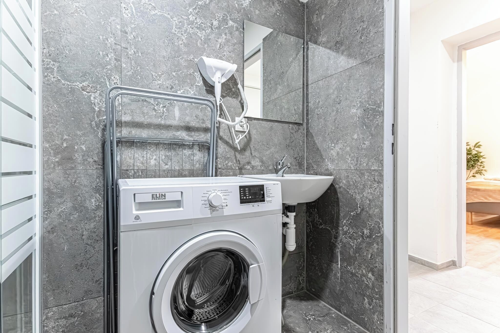 Estúdio básico | Banheiro | Chuveiro, produtos de toalete grátis, secador de cabelo 