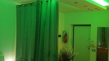 1 camera, Wi-Fi, lenzuola