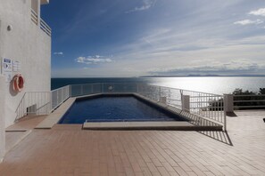 Pool - 2 Bedroom apartment in Roses with sea view (Rosas / Roses)