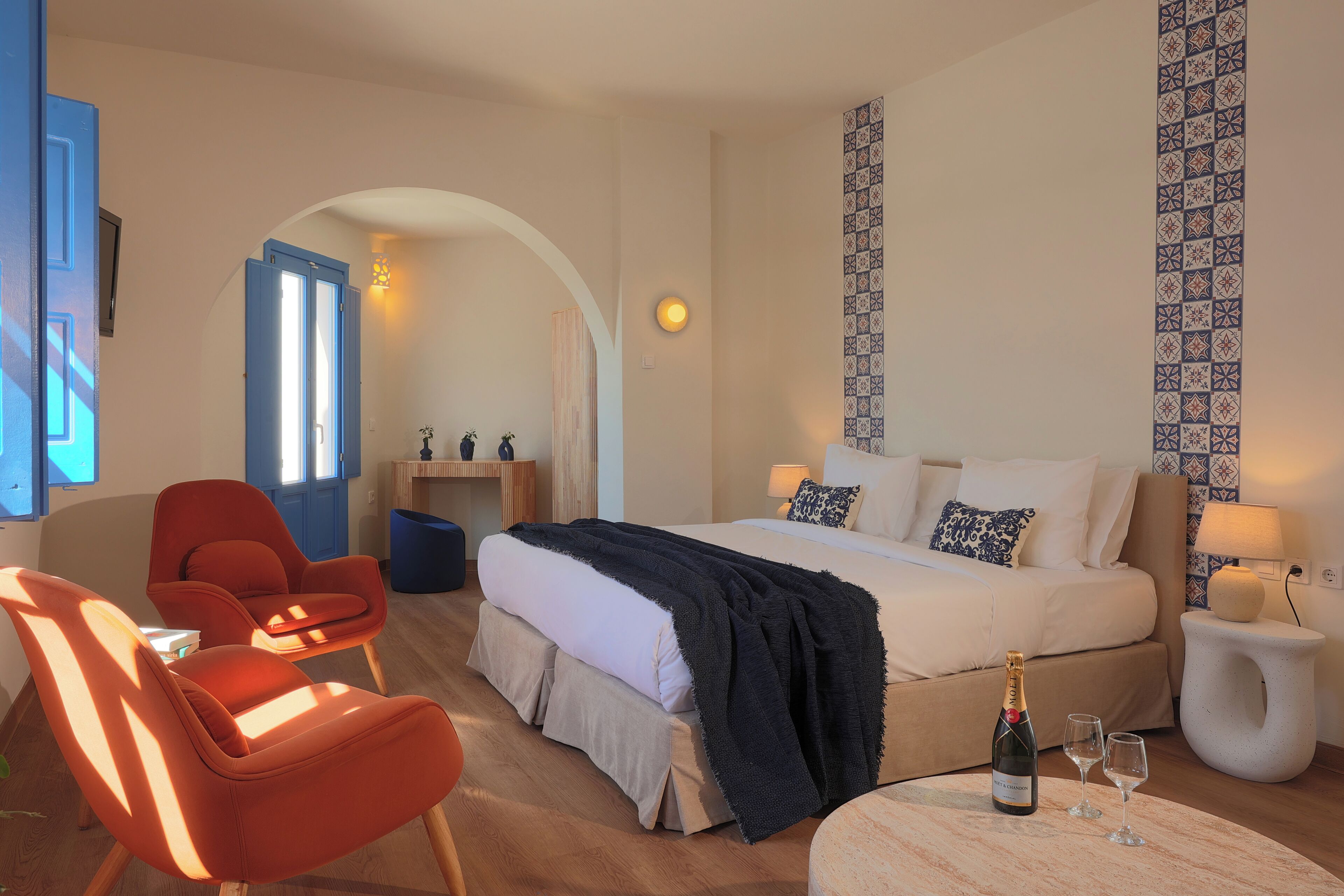Grand-Suite, 2 Schlafzimmer, eingeschränkter Meerblick | Allergikerbettwaren, Zimmersafe, Schreibtisch, Bügeleisen/Bügelbrett