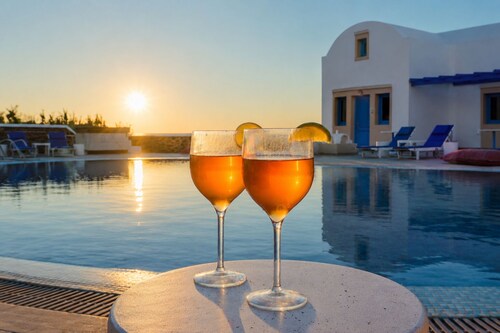 White Pearl Laokasti Suites