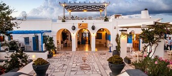 White Pearl Laokasti Suites