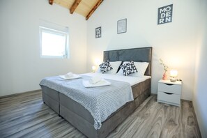 2 bedrooms, iron/ironing board, travel cot, free WiFi - Villa Mia near Zadar (Glavica)