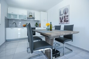 Fridge, oven, stovetop, dishwasher - Villa Mia near Zadar (Glavica)