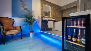 Luxury-Doppelzimmer | Badezimmer | Umweltfreundliche Kosmetikartikel, Haartrockner, Hausschuhe, Bidet