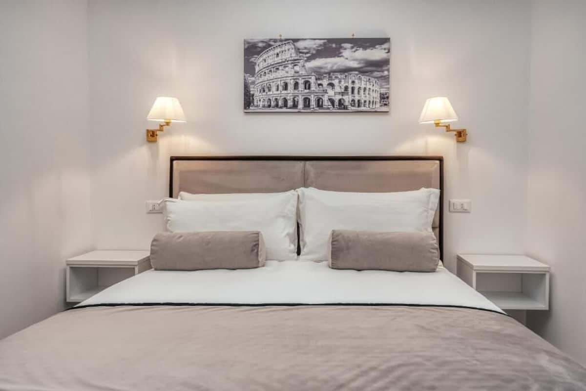 Habitación doble estándar | Sábanas italianas Frette, ropa de cama de alta calidad y edredón 
