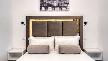 Double Room | In-room safe, soundproofing, iron/ironing board, free WiFi