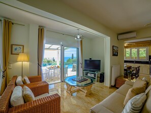 Fireplace, DVD player - Villa Hera privater Pool Luxus by Interhome (Kalami)