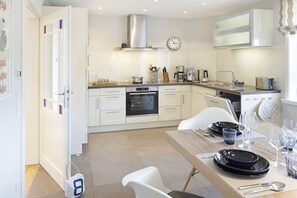 Fridge, oven, stovetop, dishwasher - Dune Magic Süderhörn (List)