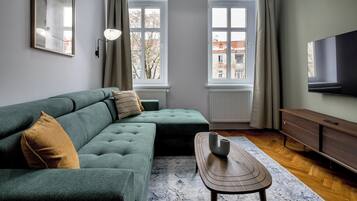 Apartment | Ruang tamu | TV Pintar