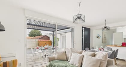 Comfort for 6 to 800 m from the beach