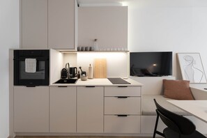 Kühlschrank, Ofen, Herdplatte, Geschirrspüler