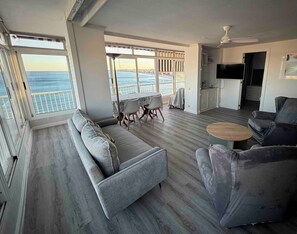 Smart TV - Seafront apartment on the last and fifteenth floor with incredible view (El Campello)