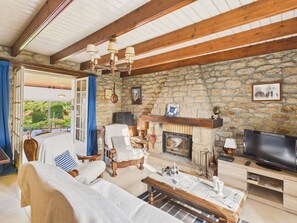 TV - 10 min from La Torche – Lovely house for 6 – Garden (Saint-Jean-Trolimon)