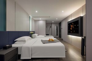 Decoración personalizada, muebles diferentes y escritorio 