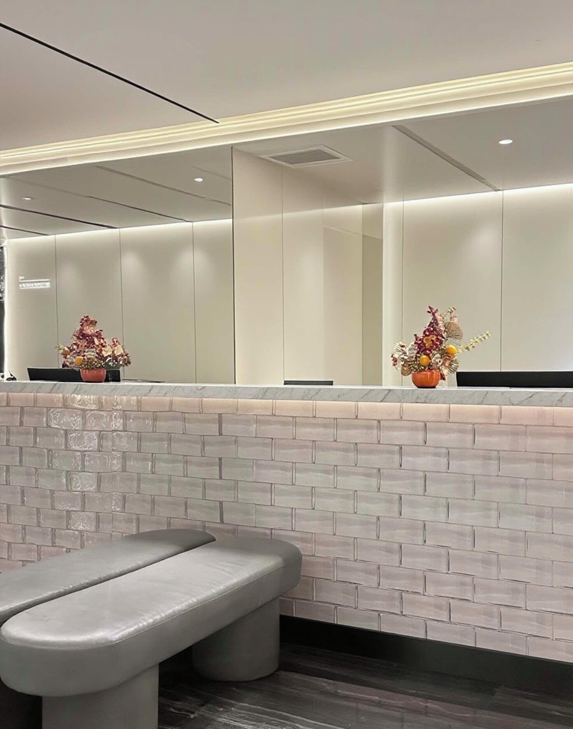 Área de estar no saguão