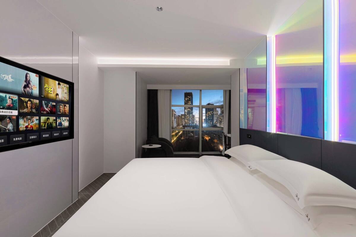 Quarto casal standard, vista para a cidade | Escrivaninha, cortinas blackout, quartos à prova de som