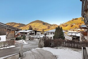 Property grounds - Apartment 'Wildschön' with Mountain View, Shared Garden and Wi-Fi (Grafenweg)