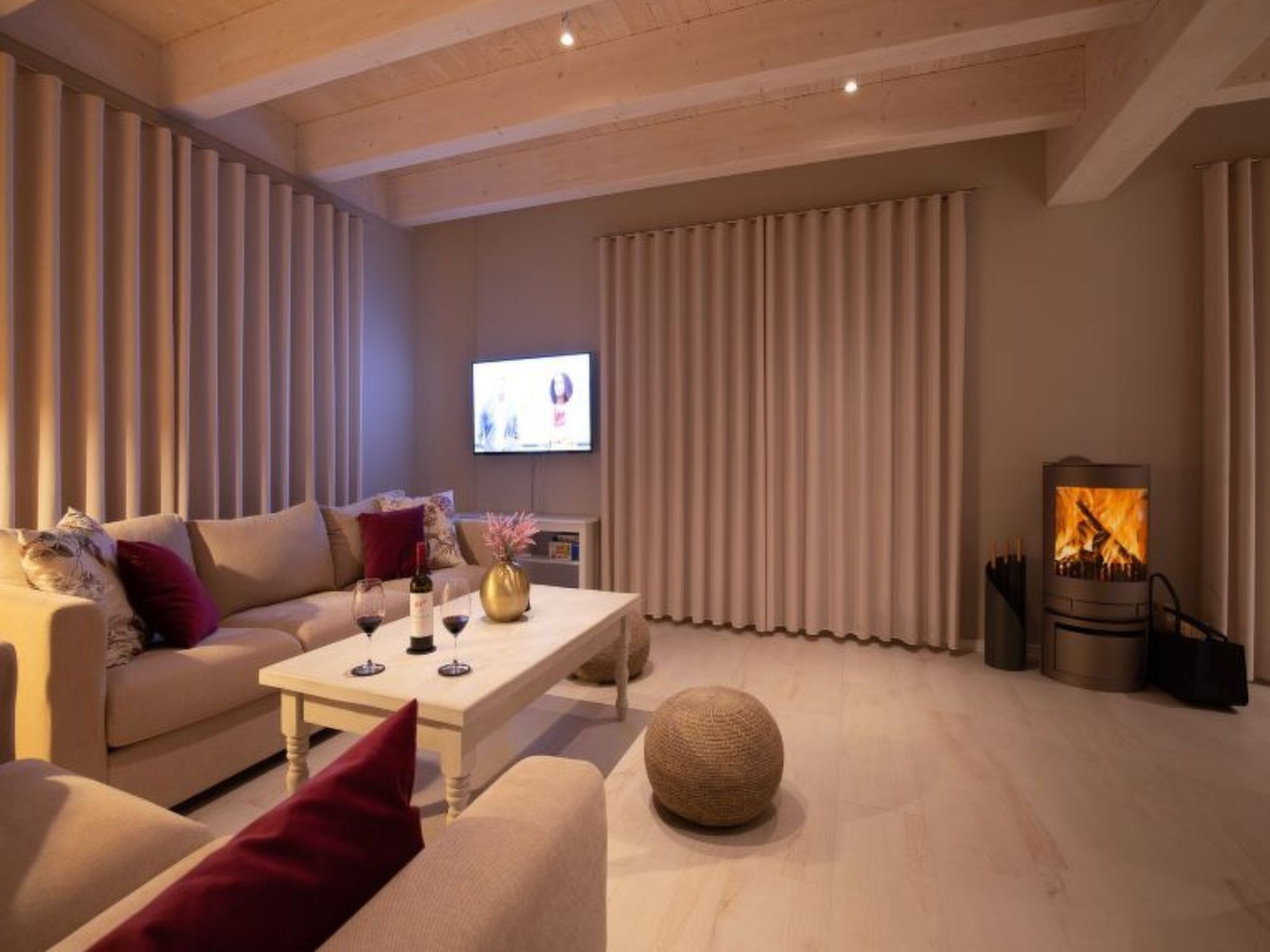 Télévision, cheminée