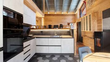 KĂŒhlschrank, Mikrowelle, Ofen, Herdplatte