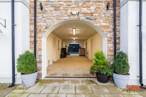 Exterior detail - Hillsborough, Co Down, N. Ireland - Apt B (Royal Hillsborough)