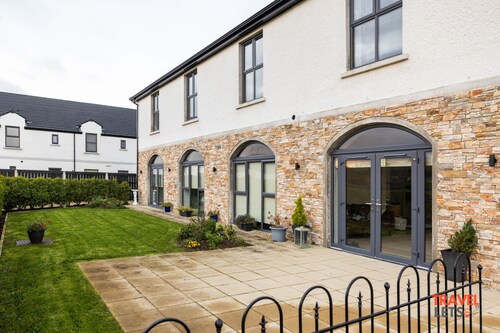 Hillsborough, Co Down, N. Ireland - Homestead Hillsborough 3 Bedroom Apt