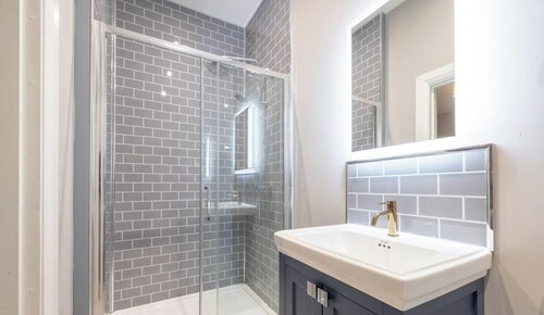 Homestead Hillsborough, 3-Bed Apt • Sleeps 5