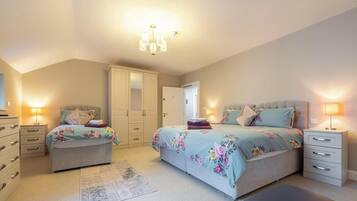 Bügeleisen/Bügelbrett, WLAN, Bettwäsche