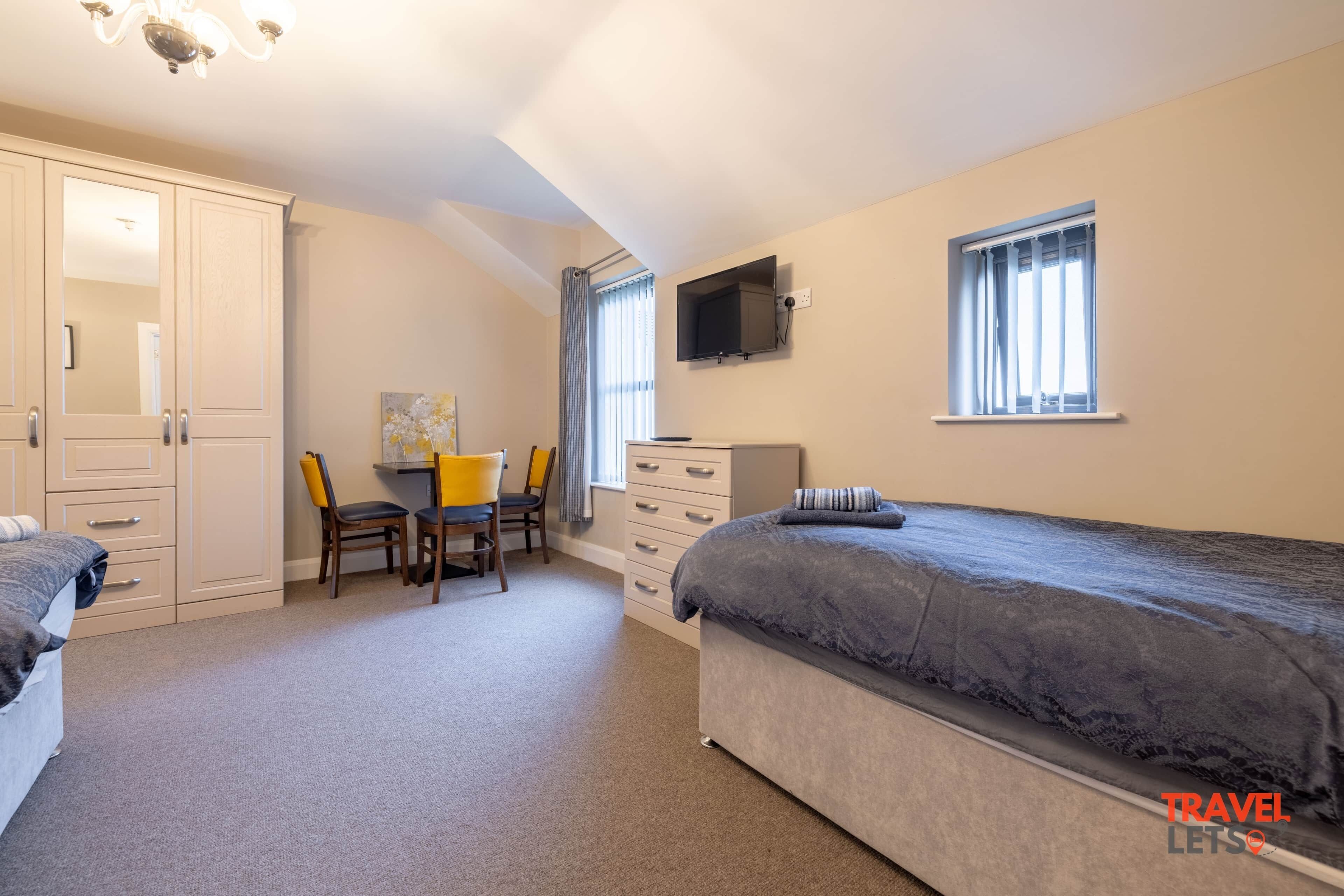 Iron/ironing board, WiFi, bed sheets